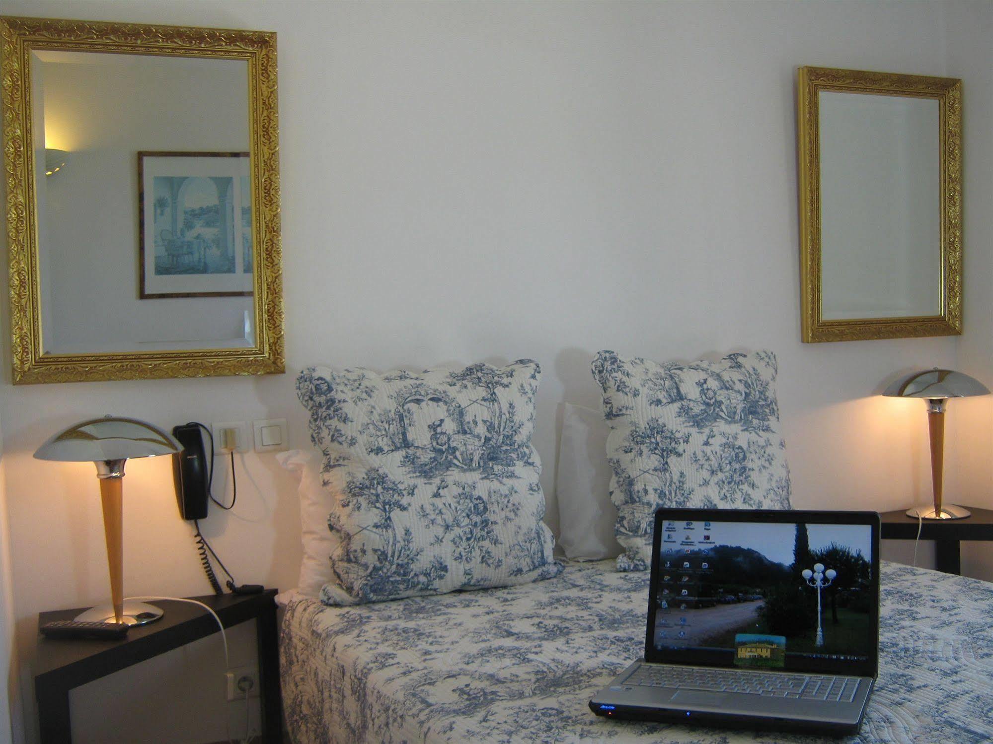 Hotel La Fontaine Vidauban Exteriér fotografie